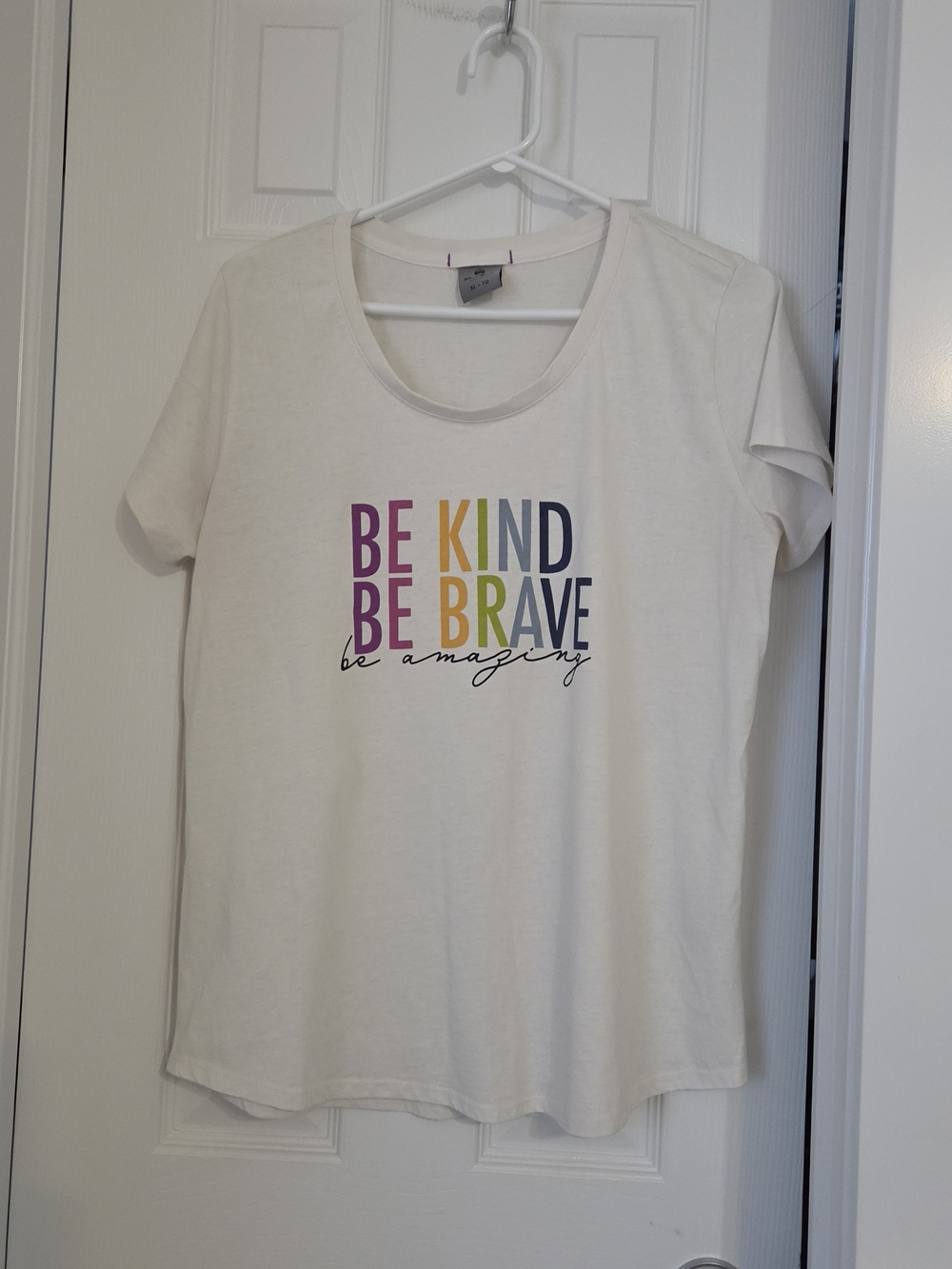 Wind River White Graphic Tee - Be Kind Be Brave Size L/XL